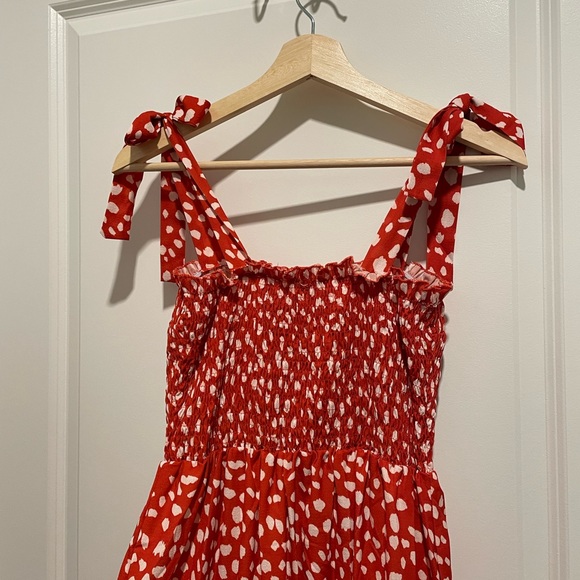 Brand new, flowy and flirty dress, size S. Stretchy. - Picture 4 of 5